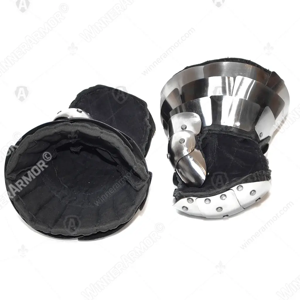 Scaled mittens for buhurt and full-contact