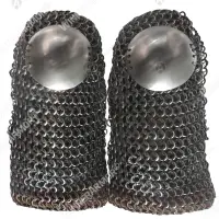 Reinforced mail gauntlets with rondel