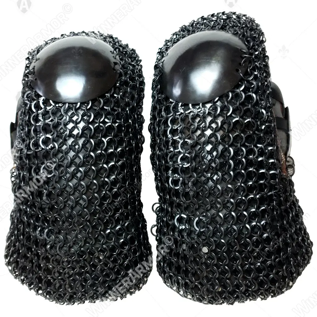 Reinforced mail gauntlets with rondel