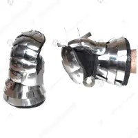 Scaled mittens for buhurt and full-contact