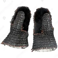 Chainmail mittens on a quilted padded base