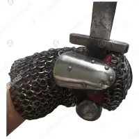 Reinforced mail gauntlets with rondel